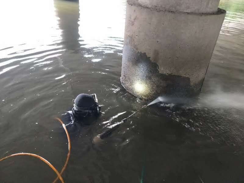 排湖风景区桥墩套筒加固